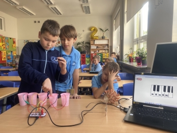 inbound4936487913528374656