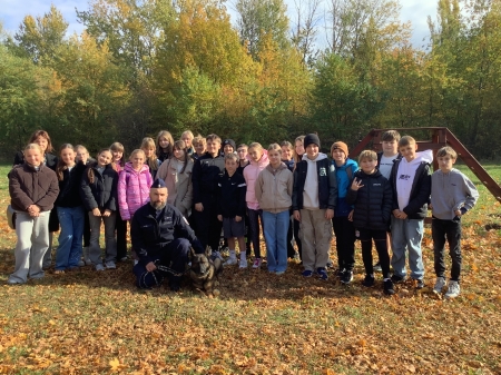 Wycieczka z zakresu doradztwa zawodowego - poznanie zawodu policjanta.