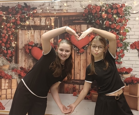 POPOŁUDNIE Z POEZJĄ W SPORTOWEJ TRÓJCE