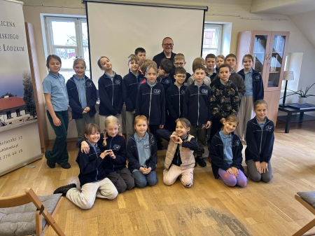 SPOTKANIE UCZNIÓW KLASY IIIA Z AUTOREM